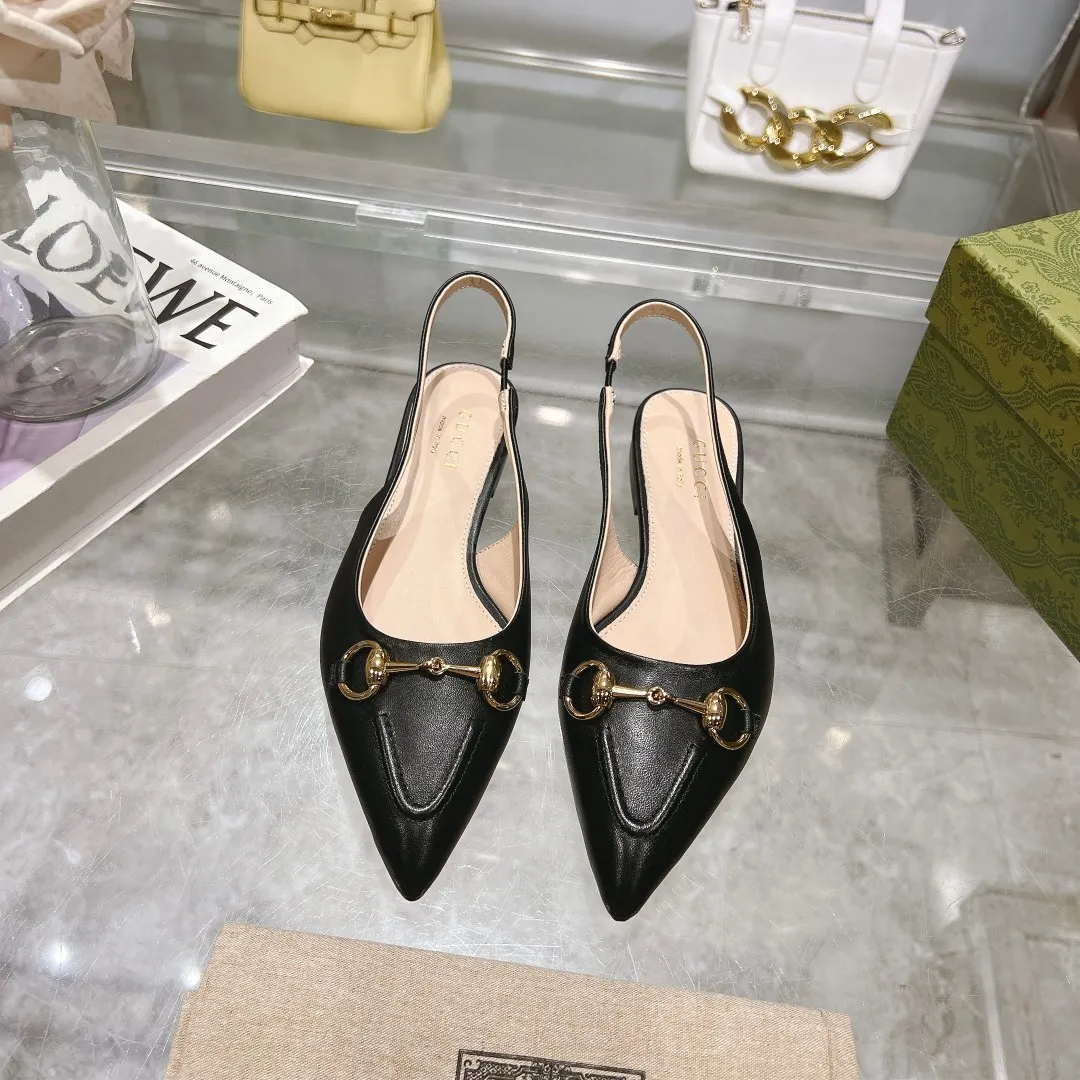 👟👟Ex-factory price 440👟👟 (genuine leather sole +40) Gucci Original GG canvas adds dazzling essence to these slingback pumps. Brown leather piping and light gold-toned hardware are complemented by beige and brown graphics. The pointed toe, elasticated straps and low heel all work together to create a comfortable fit. Upper: Made of first-layer imported patent cowhide/sheepskin lining. Outsole: Rubber non-slip outsole/genuine leather outsole. Size: 35-42 (34/41 42 customized, non-refundable)​